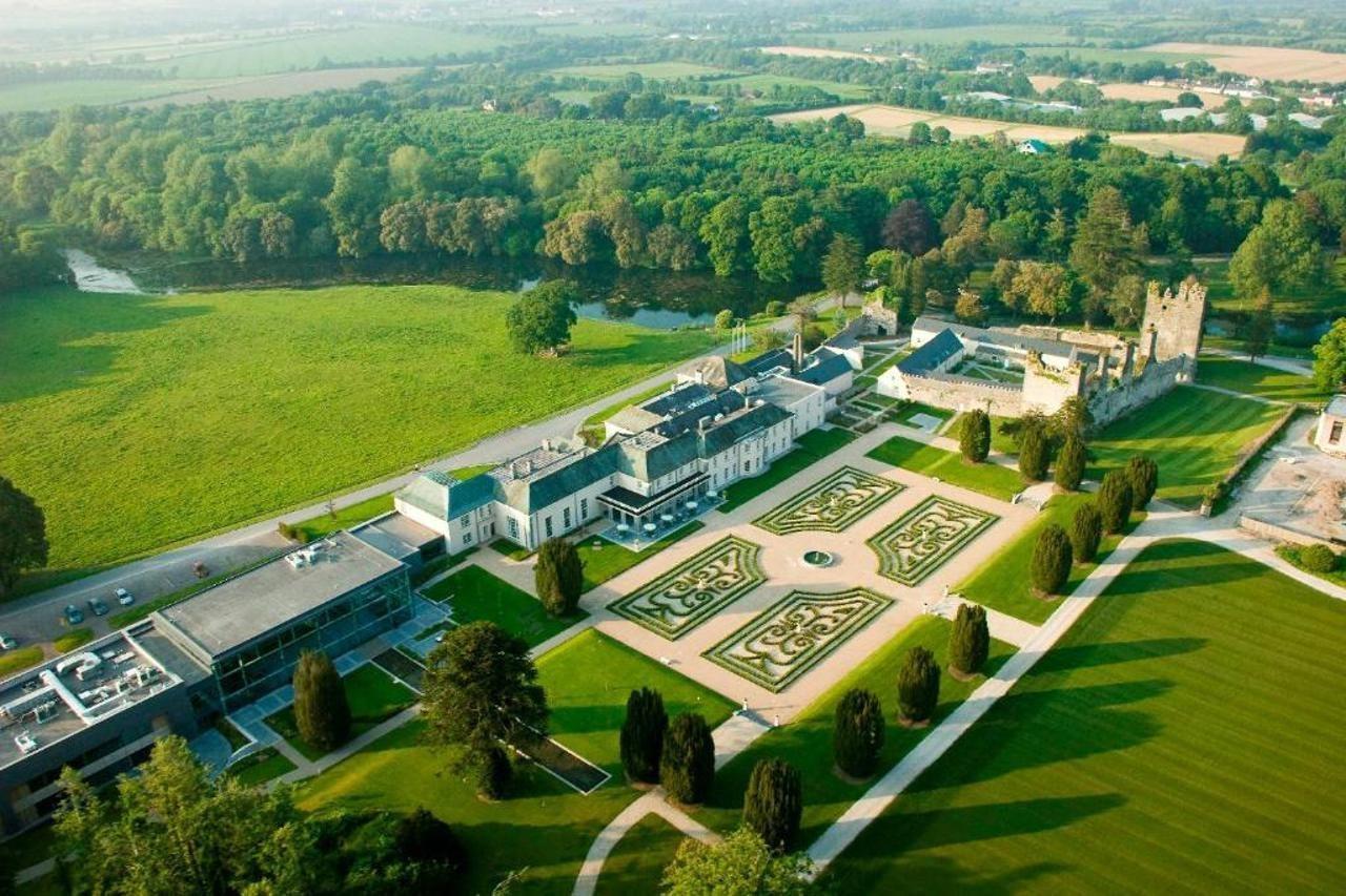 Castlemartyr Resort Hotel Eksteriør billede Aerial view of the Château de Chaumont