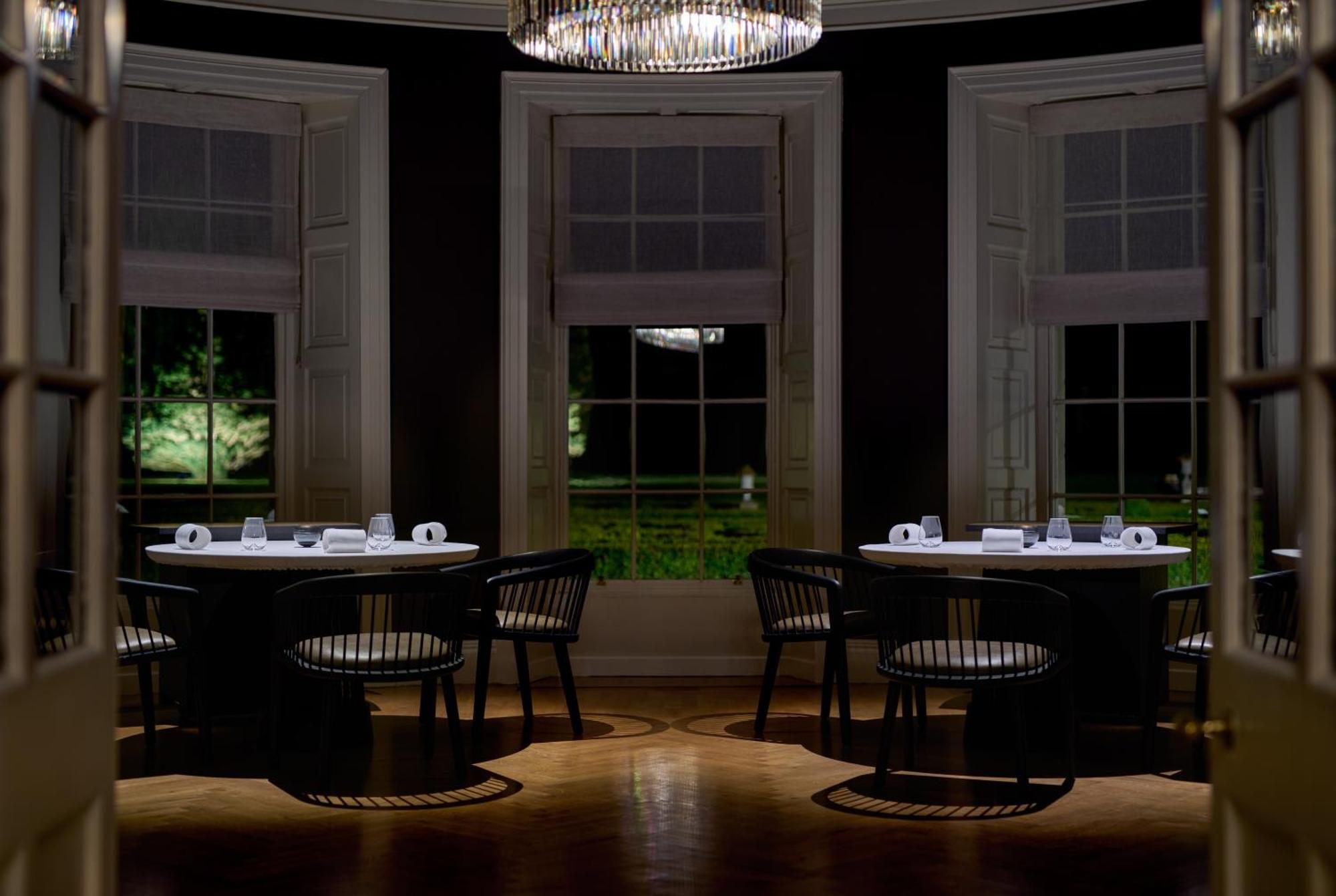 Castlemartyr Resort Hotel Eksteriør billede The dining room at The Ivy, St John's Wood